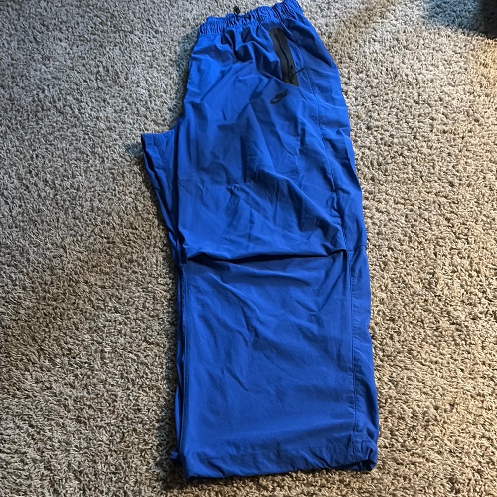 Nike Men’s Woven Oversized Tech Trousers